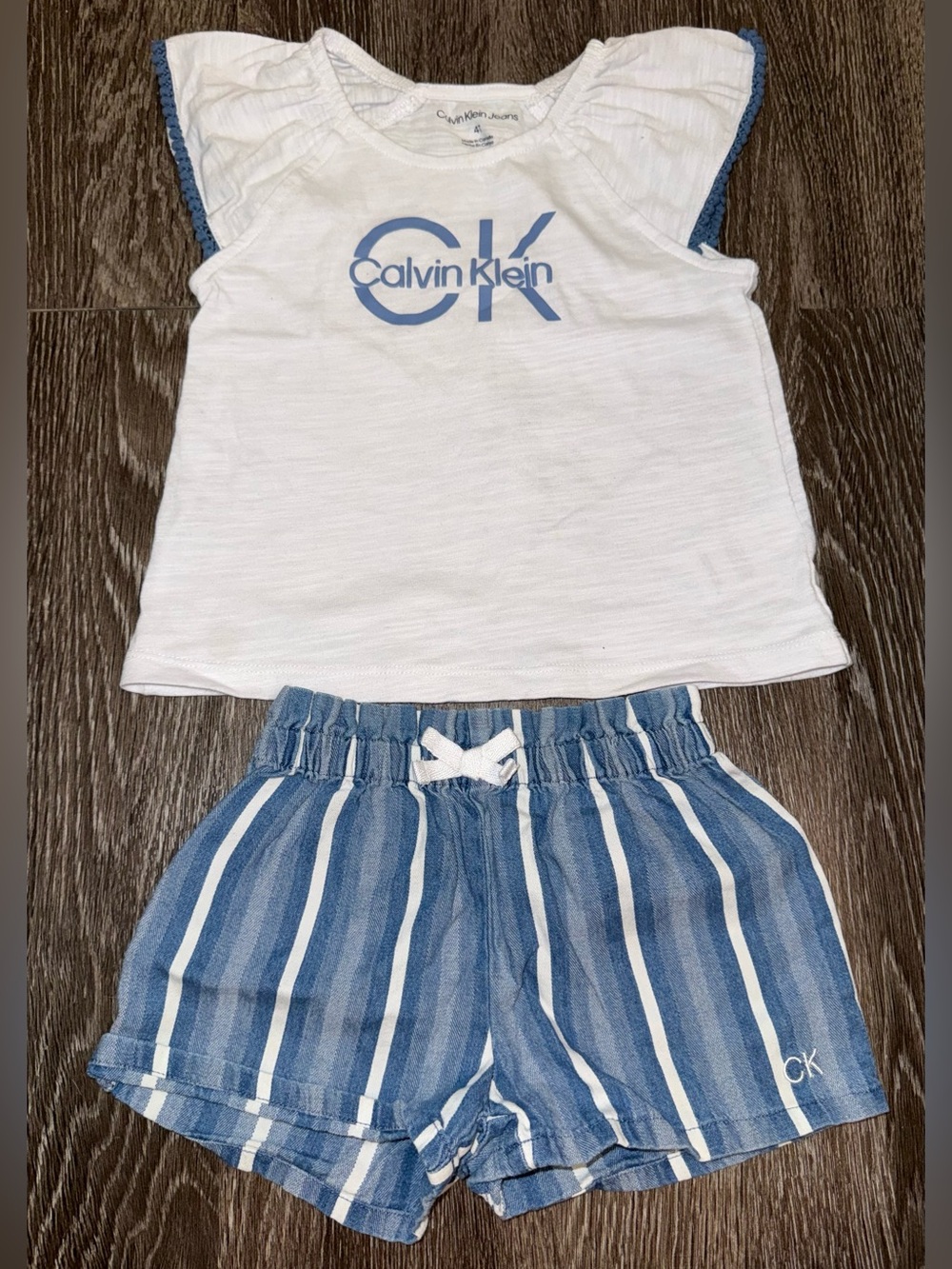 Calvin Klein outfit 4T